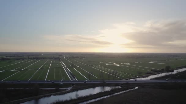 Luchtfoto Van Autosnelweg Polderlandschap Met Grachtengordel Nederland — Stockvideo
