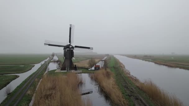 Canales Molino Viento Zanjas Pólderes Bleskensgraaf Países Bajos — Vídeo de stock