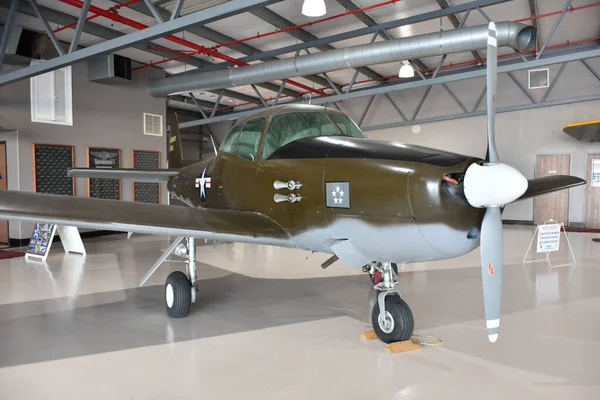 Kaliforniya, ABD, Nisan 2023: Şöhret Müzesi düzlemlerinde uçaklar restore edildi
