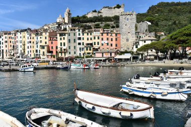 Akdeniz kıyısının kayalık kıyıları Liguria, Portovenere