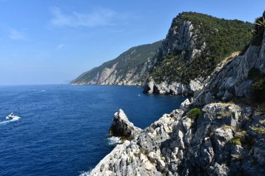 Akdeniz kıyısının kayalık kıyıları Liguria, Portovenere