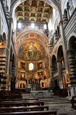 Özellikle Pisa katedralinin