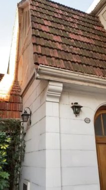 Buenos Aires, Arjantin 'de güzel mimarisi olan bir bina. Eklektik stil mimarisi ve hareketli şehir hayatıyla tanınır..