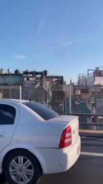 Buenos Aires, Arjantin 'de güzel mimarisi olan bir bina. Eklektik stil mimarisi ve hareketli şehir hayatıyla tanınır..