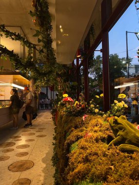 Buenos Aires 'te bir kafe. Peri masalı gibi stilize edilmiş şık bir yer.