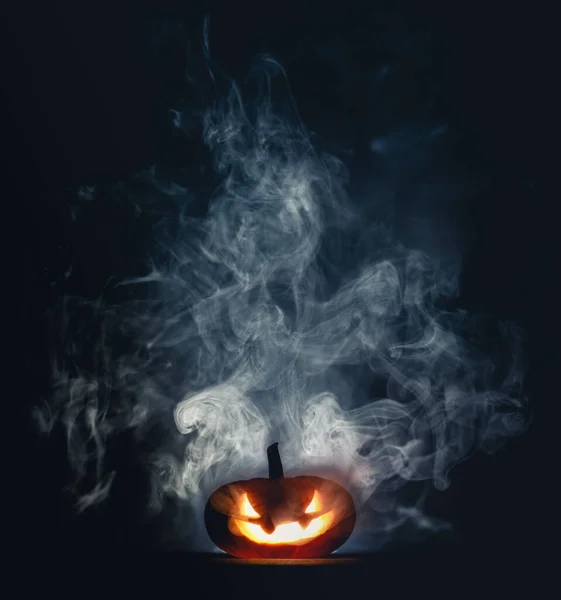 Läskig Halloween Jack Lykta Pumpa Med Snidade Skrämmande Leende Ansikte — Stockfoto