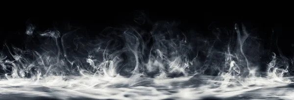 Echter Rauch Steigt Auf Dramatischer Rauch Oder Nebeleffekt Für Gruseliges — Stockfoto