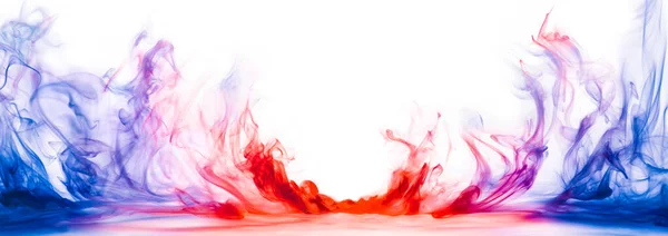 Drammatico Fumo Nebbia Nei Colori Rosso Vivo Blu Viola Contrasto — Foto Stock