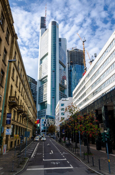 Франкфурт, Германия - 13 октября 2023 года: Skyline cityscape of Frankfurt on the Main.