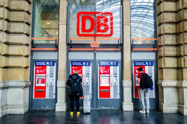 Frankfurt Jerman Oktober 2023 Mesin Tiket Deutsche Bahn Adalah Operator Stok Gambar