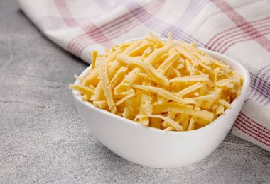 Izgara peynir. Konsept: İtalyan mutfağı, peyniri, restoranı ve yemeği.