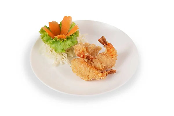 Křupavé Smažené Krevety Podávané Čerstvou Zeleninou Talíři Přes Bílé Pozadí — Stock fotografie