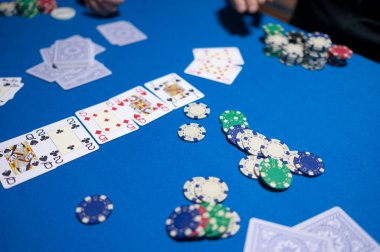 Teksas 'ta poker oynayan arkadaşlar.