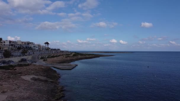 Akdeniz Kıyısı Malta Adası Qawra Hava Manzaralı Öğle Vakti Yüksek — Stok video