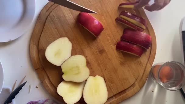 Housewife Slicing Apples Shaping Them Woode Chopping Board Crab Croissant — Vídeo de Stock