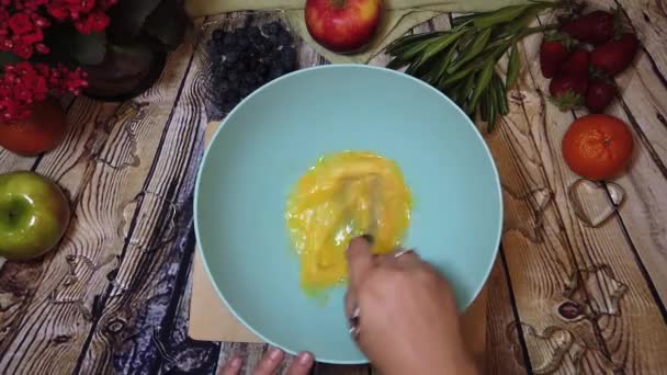 Het Maken Van Omlet Cake Voorbereiding Boven Schot Koken Voedsel — Stockvideo