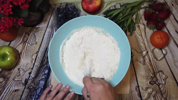 Preparación Panecillos Pasteles Disparo Aéreo Cocina Preparación Alimentos Imágenes Alta — Vídeo de stock
