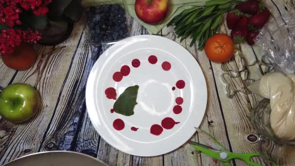 Mini Pancake Colorati Timelapse Donna Mettendo Casalingafrittelle Colorate Nel Piatto — Video Stock