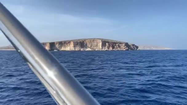 Malta Otevřené Moře Pov Pohled Jachty Blížící Comino Ostrov Středozemní — Stock video