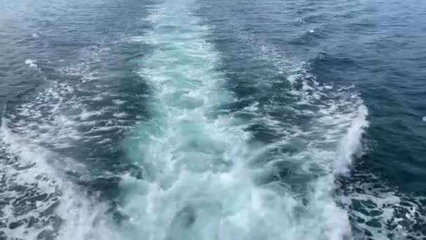 地中海でのボートウェイク 高品質の4K映像 — ストック動画