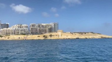 Yattan Sliema şehir manzarası. Malta. Lüks tatil, Akdeniz adası. Yüksek kalite 4k görüntü
