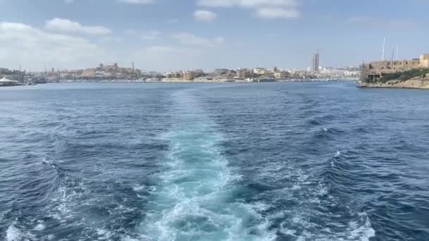 Пробудження Човна Середземному Морі Відкриває Велику Гавань Валлетту Три Міста — стокове відео