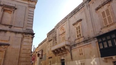 Mdina, Malta 5 Kasım 2023 - Ortaçağ şehri Mdina 'daki binalar cephesi, malta veya Sessiz şehir, eski başkent. Yüksek kalite 4k görüntü