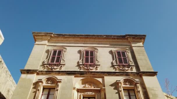马耳他 姆迪纳 2023年11月5日 马耳他地中海国家一个设防的老城市姆迪纳的地方警察局大楼 高质量的4K镜头 — 图库视频影像