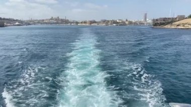 Akdeniz 'de Tekne Uyanışı Grand Harbour, Valletta ve Üç Şehir, Malta' yı gösteriyor. Yüksek kalite 4k görüntü