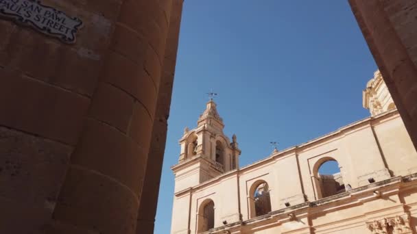 马耳他Mdina 2023年11月5日 圣保罗大教堂从圣保罗街的景观 高质量的4K镜头 — 图库视频影像