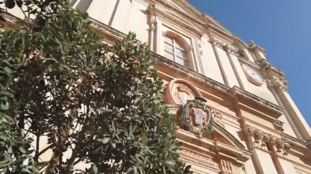 Mdina Μάλτα Νοεμβρίου 2023 Πύργος Εισόδου Και Ρολογιού Του Καθεδρικού — Αρχείο Βίντεο