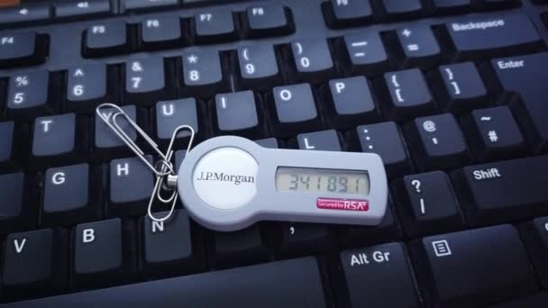 Mellieha Malta 2023 Morgan Bank Security Token Keyboard Imagens Alta — Vídeo de Stock