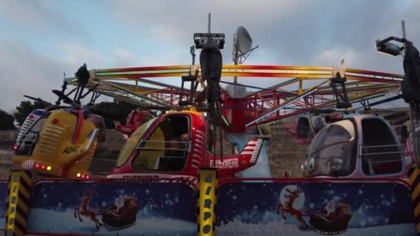 Valleta Malta 2023 Liten Nöjespark Flygplatsen För Barn Snurrande Helikoptrar — Stockvideo