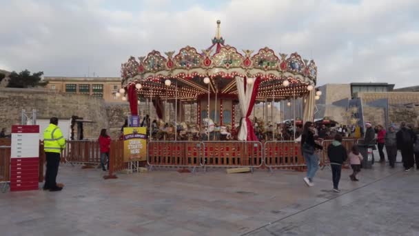 Valltta Malta 2023 Körhinta Fairylandben Valletta Karácsonyi Vásár Kiváló Minőségű — Stock videók