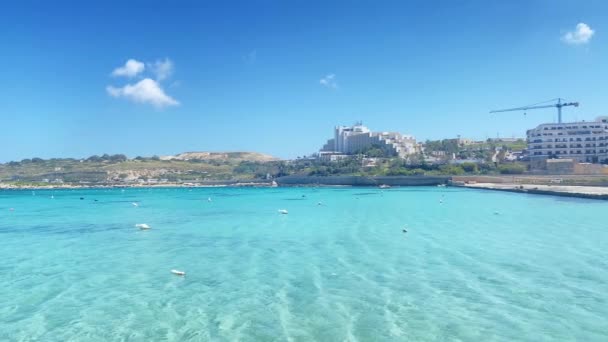 Qawra Malta Dia Primavera Mar Mediterrâneo Água Mar Azul Turquesa — Vídeo de Stock