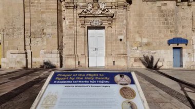 Valletta, Malta 25.11.2024 - Mısır 'a Uçuş Kilisesi Valletta Rıhtımı, Malta' da bulunan bir Roma Katolik kilisesi. Yüksek kalite 4k görüntü
