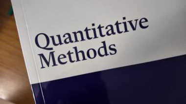 Nicel yöntemler eğitim literatürünü finanse eder. Yüksek kalite 4k görüntü