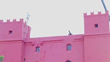 04.10.2025 - Mellieha, Malta - Ünlü St. Agathas Kulesi veya Kızıl Kule Detaylı çekim. Yüksek kalite 4k görüntü