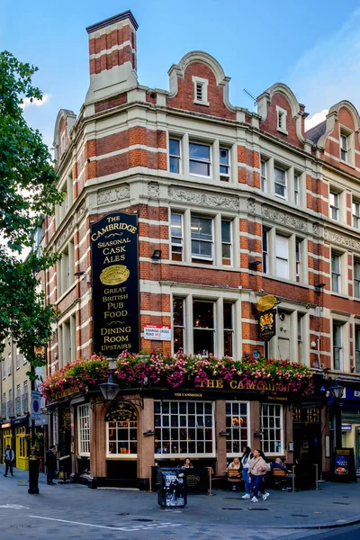 Londen Verenigd Koninkrijk September 2022 Uitzicht Cambridge Gevel Een Pub — Stockfoto