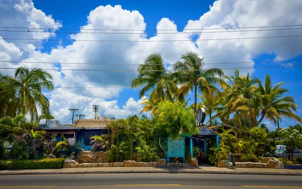 グランドケイマン諸島 ケイマン諸島 2023年5月26日 ウェストベイ道路のペパーズバーとグリルレストランの景色 — ストック写真