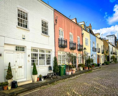 İngiltere, Birleşik Krallık, 17 Nisan 2023, Kensington ve Chelsea Kraliyet Borough 'daki Ennismore Mews manzarası