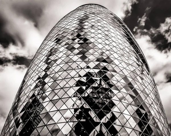 Londra, İngiltere, 14 Ağustos 2018, Londra 'nın finans bölgesindeki Gherkin binasını kapatın.