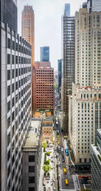 New York City, ABD, 30 Nisan 2024, Lotte New York Palace Hotel 'in 31. Katından Doğu 50. Cadde manzarası