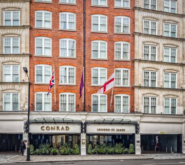 İngiltere, Birleşik Krallık, 27 Eylül 2023, Conrad Hotel manzaralı 5 yıldızlı lüks bir otel.