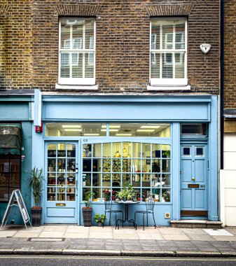 27 Eylül 2024, Elisabete Sousa Hair manzaralı, Rochester Row 'da bir kuaför.