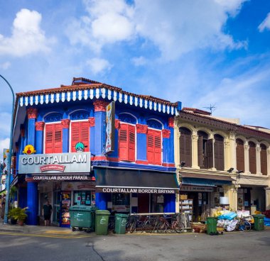 Merkez Bölge, Singapur, 5 Şubat 2024, Courtallam Sınır Kadai manzaralı Rowell Yolu ve Kampong Kapor Yolu 'nun köşesindeki bir restoran.