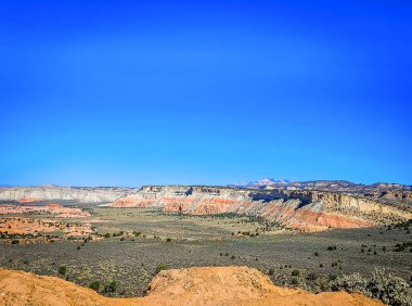 Utah 'taki Kodachrome Havzası' ndaki bir vadi manzarası.