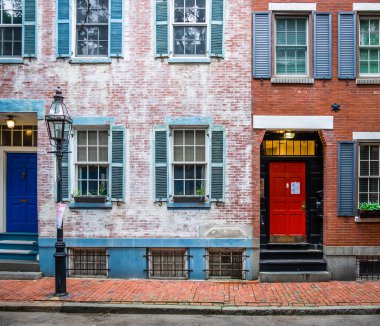 Massachusetts, ABD, 9 Haziran 2025, Melrose Sokağı manzaralı ev, Bay Village 'ın kalbinde yer alıyor.