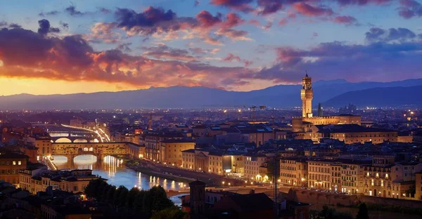 Флоренция Италия Панорама Заката Вечерний Вид Древний Город Знаменитый Мост — стоковое фото