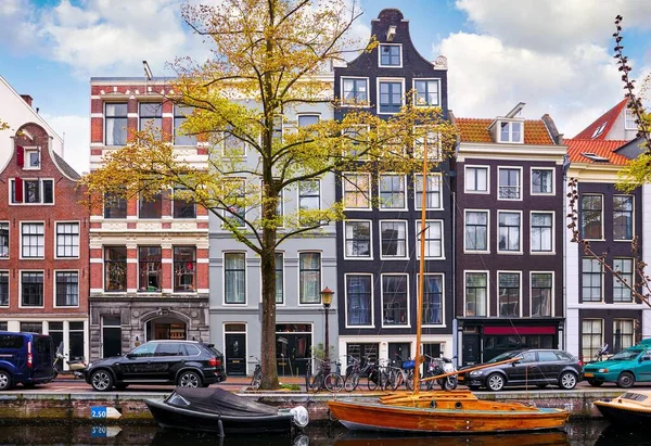 Canal Amsterdã Holanda Casas Rio Amstel Marco Velho Europeu Cidade — Fotografia de Stock